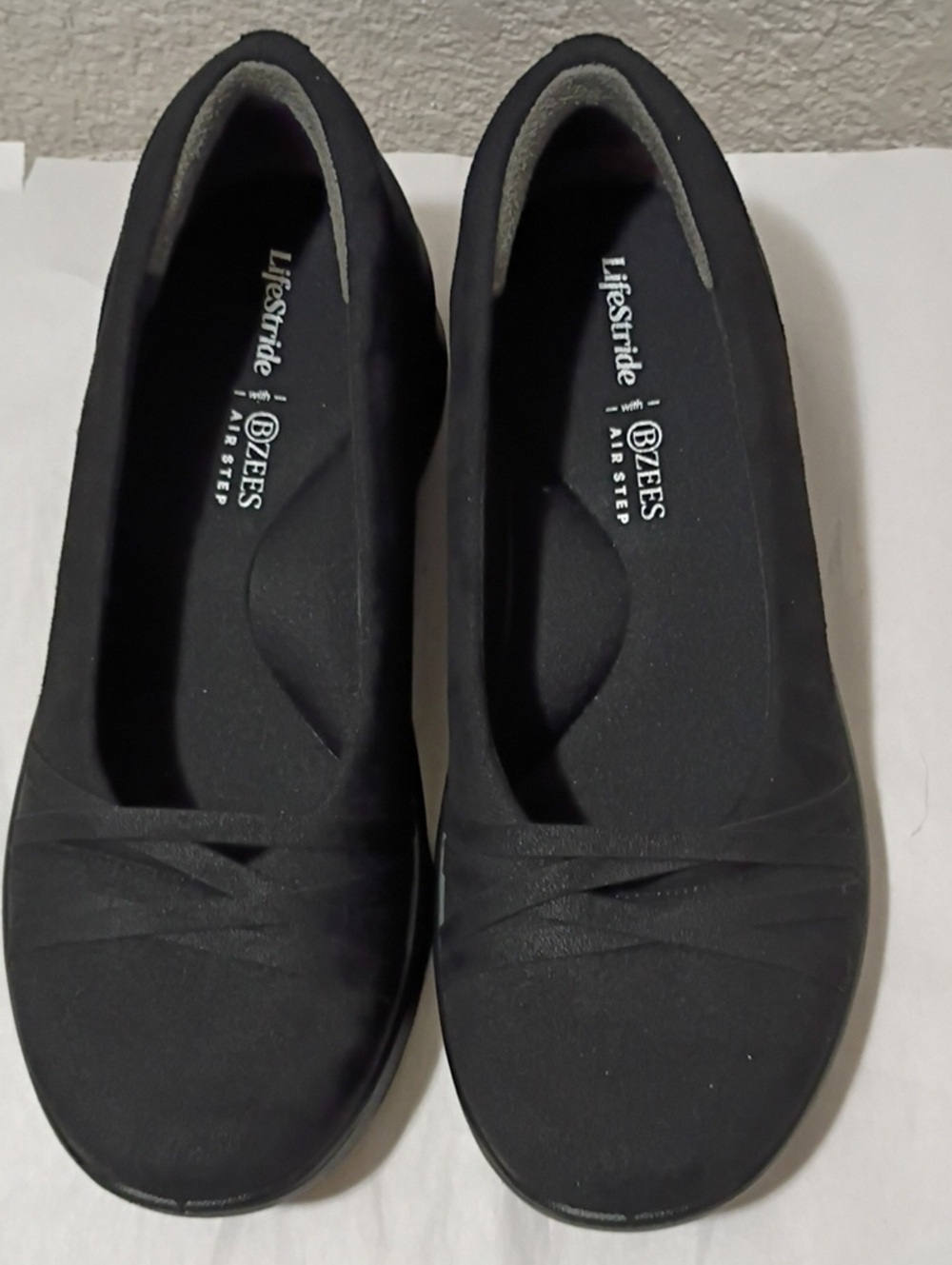 Life Stride B Zees Shoes Woman Crossover Flats Black  8.5 COMFORTABLE